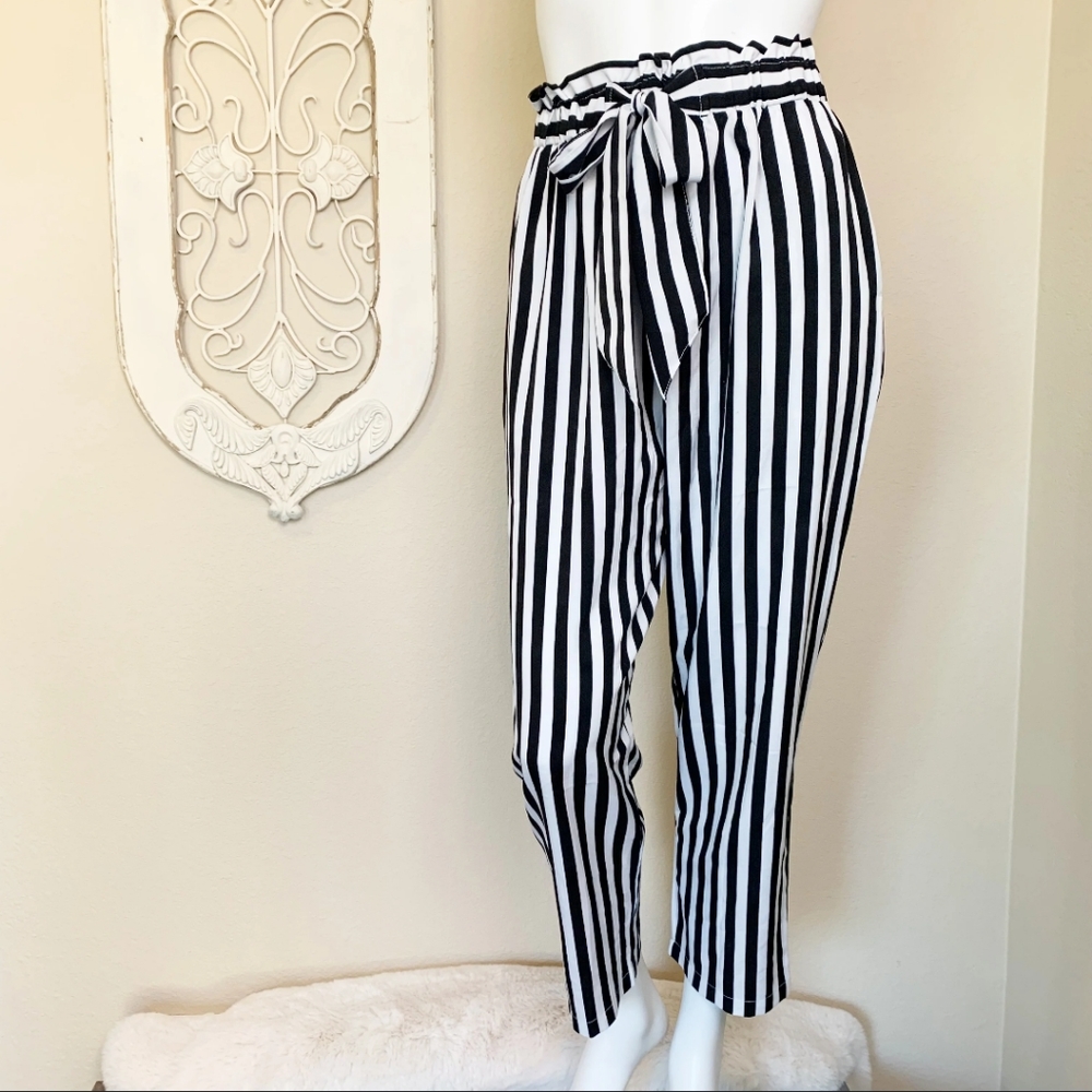 Zara paperbag high waisted striped pants with bow.  Has pockets and straight leg